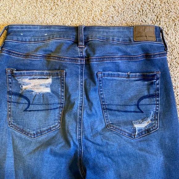 AMERICAN EAGLE WOMEN’S ripped/distressed HI-RISE JEGGING/jeans. Size 10R. - Picture 9 of 14